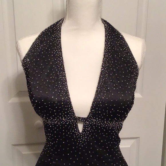 Stunning Black Gown Halter Neck with Embellishment - Picture 6 of 8